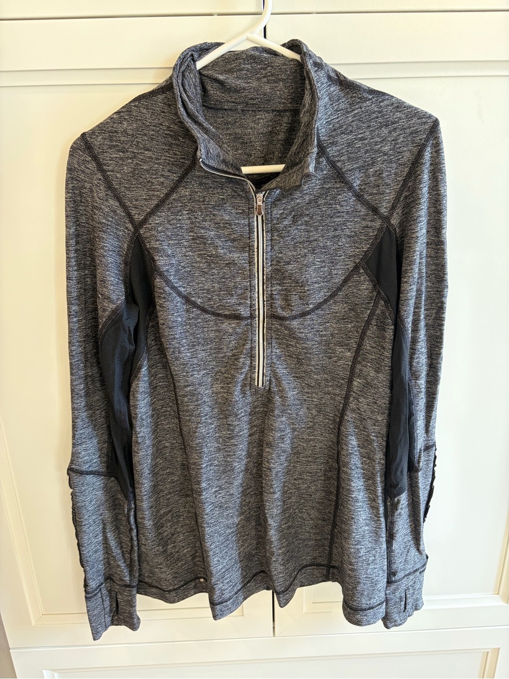 Lululemon Women’s Gray Quarter-Zip Active Top